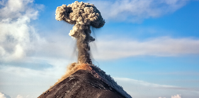 Als 1883 der Krakatau-Vulkans in Indonesien ausbracht, gab es einen Knall mit 200 Dezibel Lautstärke
