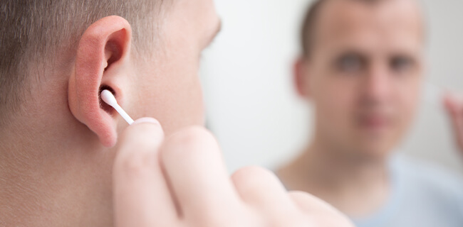 Häufigste Ursache für Ohrenbluten sind Fehler im Umgang mit Wattestäbchen